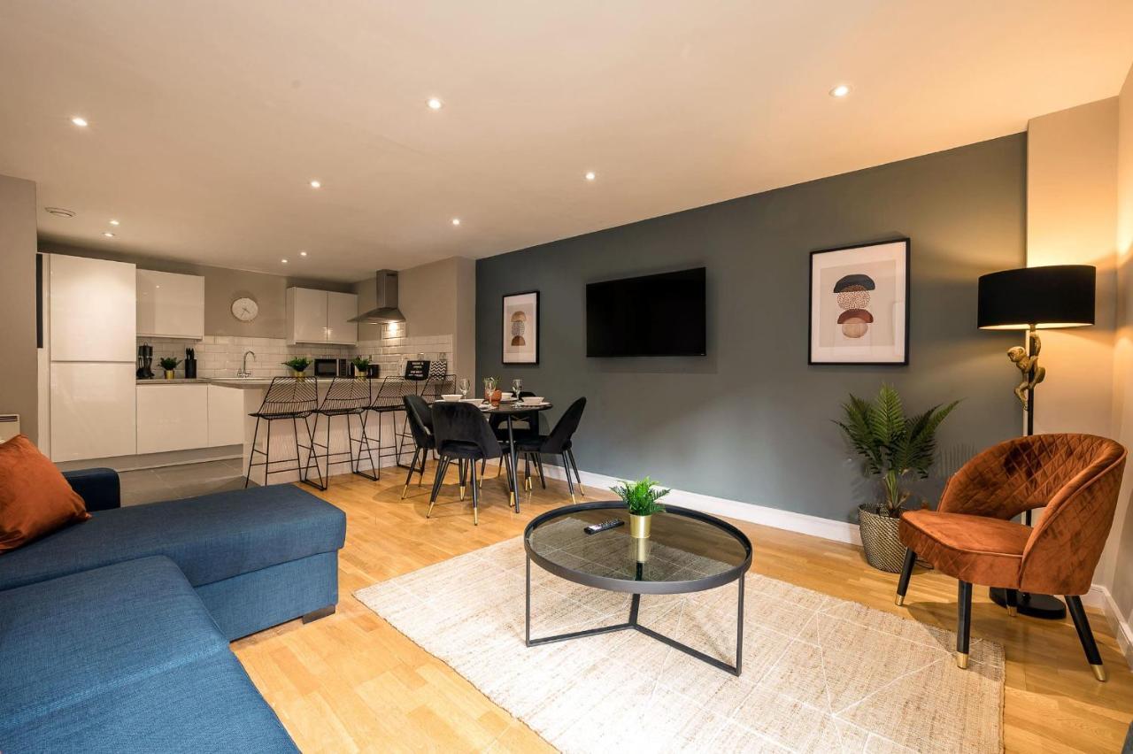 Host & - Duke Street Abode